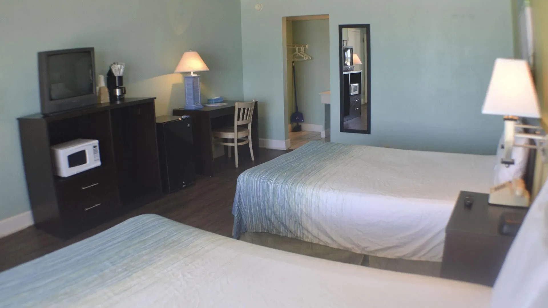 **  Boardwalk Beach Hotel Панама-Сити США